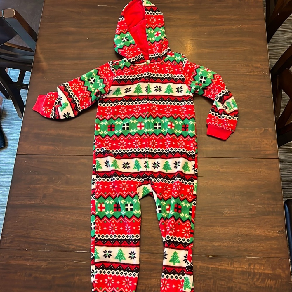 Childrens Place brand new unisex pjs size 5/6